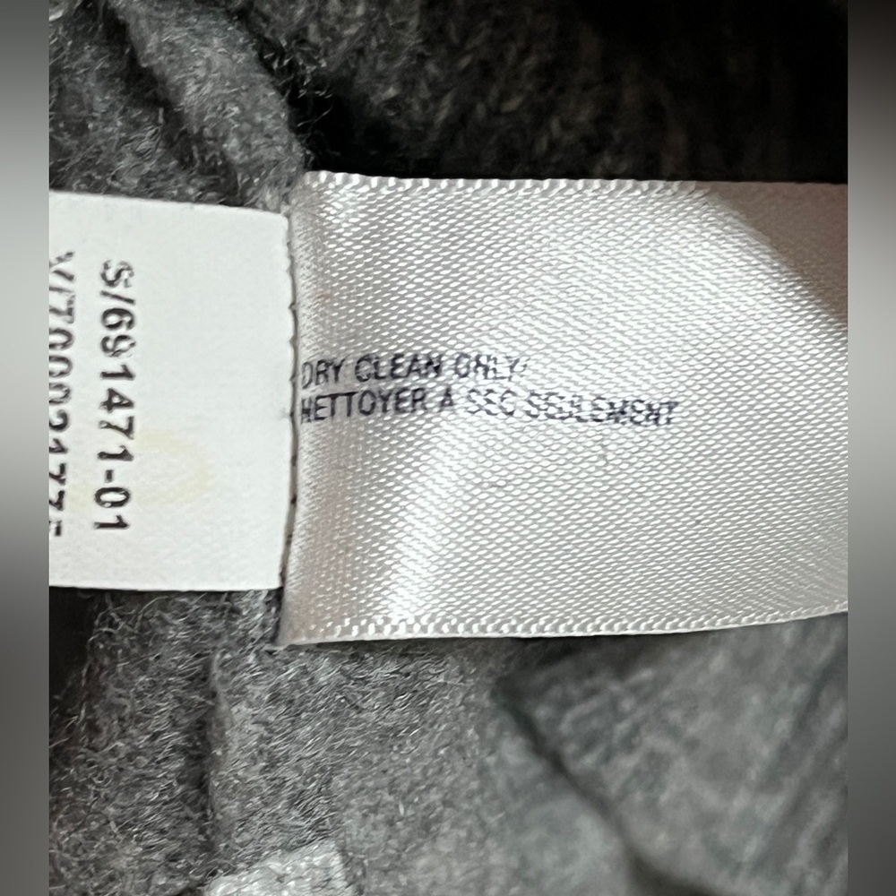Gap 100% Cashmere Grey Sweater - Size Small - Picture 9 of 9